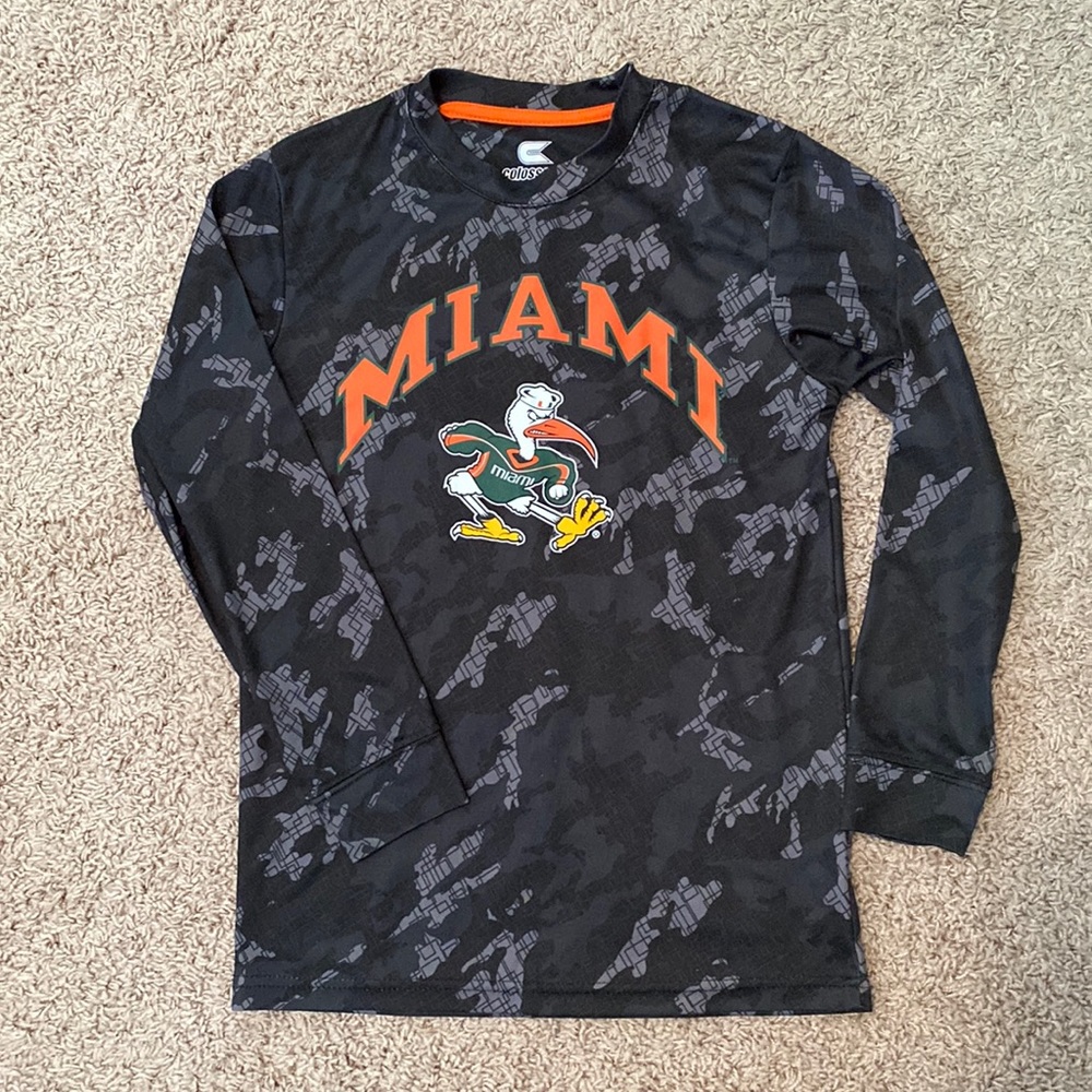 UM long sleeve shirt